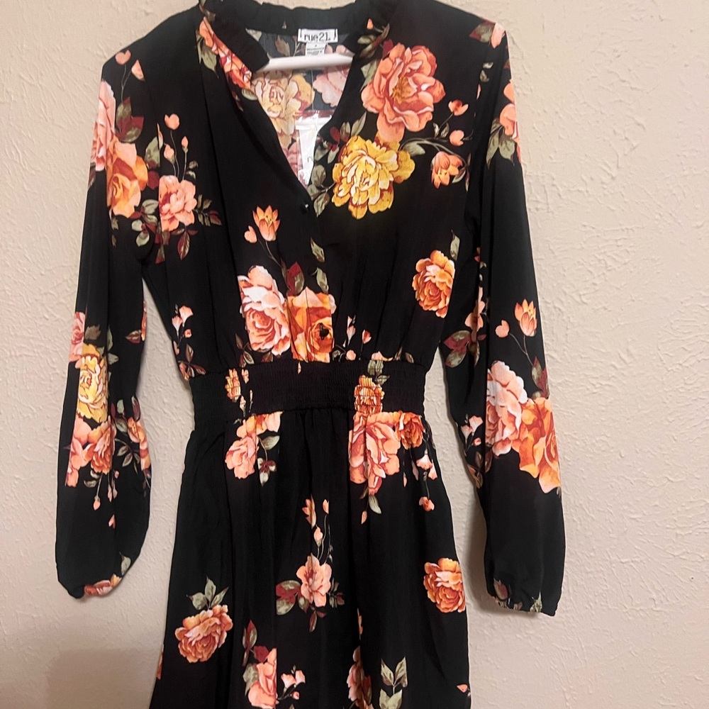 Rue 21 | NEW! - Floral Black Dress 🧡